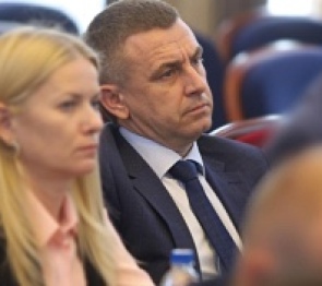 Юрий Бурлачко представил Ивана Тутушкина в качестве председателя комитета по вопросам ТЭК, транспорта, дорожного хозяйства и связи